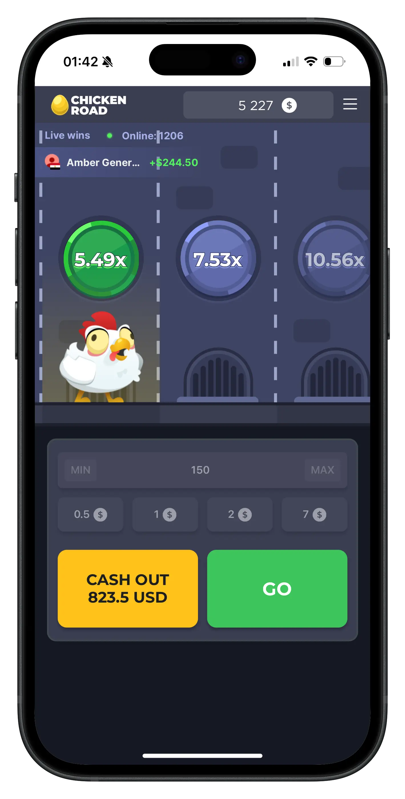 Schermata Chicken Road dopo una casella superata, gallina con moltiplicatore e pulsanti Cash Out/Go.